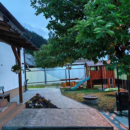 Casa Mateo Apartment Topliţa Екстериор снимка
